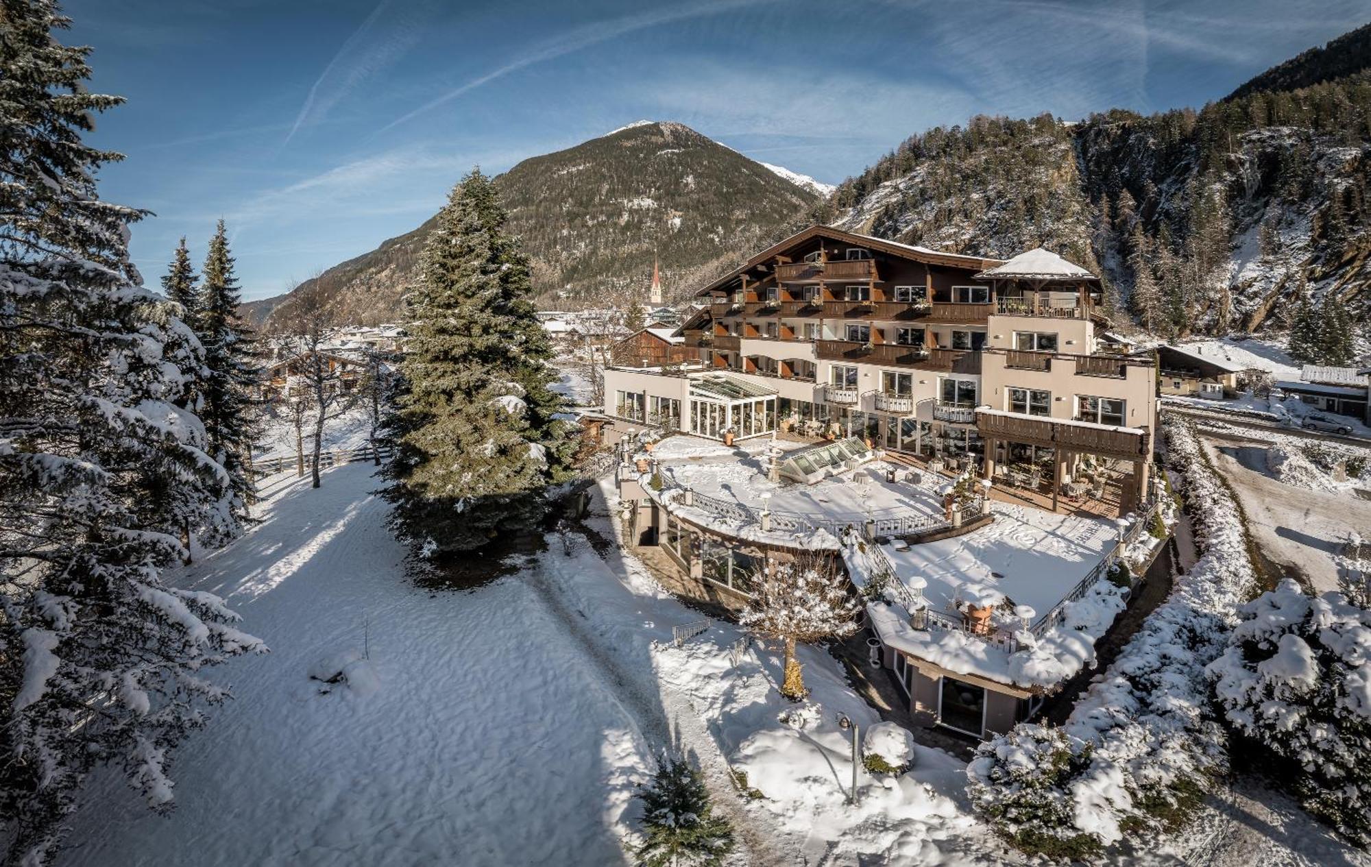 Hotel Rita Лангенфельд Экстерьер фото